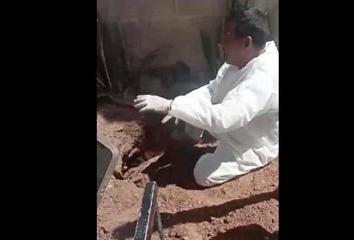 Hallan cuerpo enterrado en casa de Tlajomulco tras llamada anónima