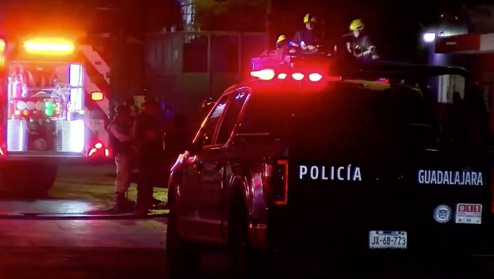 ueman vehículos en dos colonias de la Zona Metropolitana